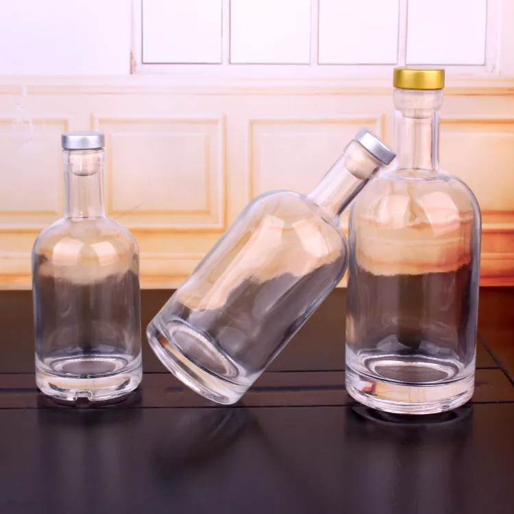 200ml transparent round glass liquor bottle
